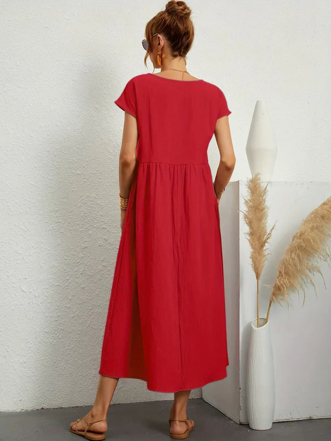 Gabrielle | Elegantní midi šaty s nadčasovým designem