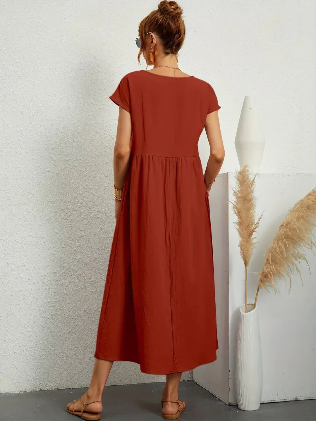 Gabrielle | Elegantní midi šaty s nadčasovým designem