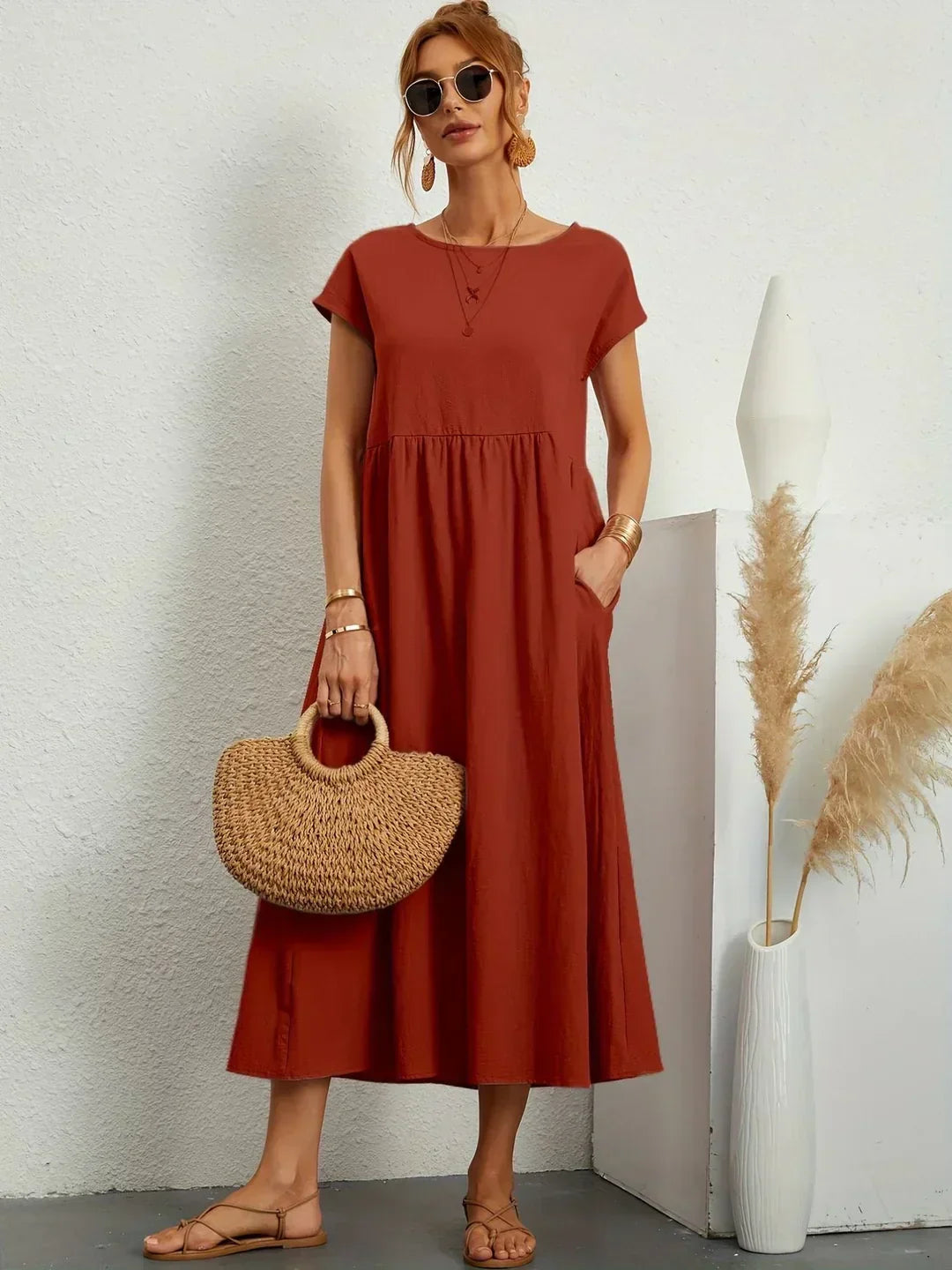 Gabrielle | Elegantní midi šaty s nadčasovým designem