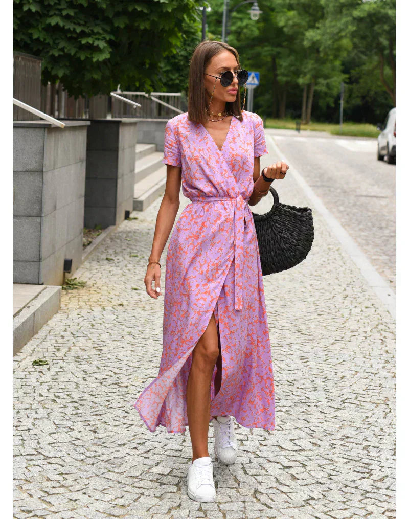Vlasta - Elegantní šaty s výstřihem do V a tvarujícím střihem